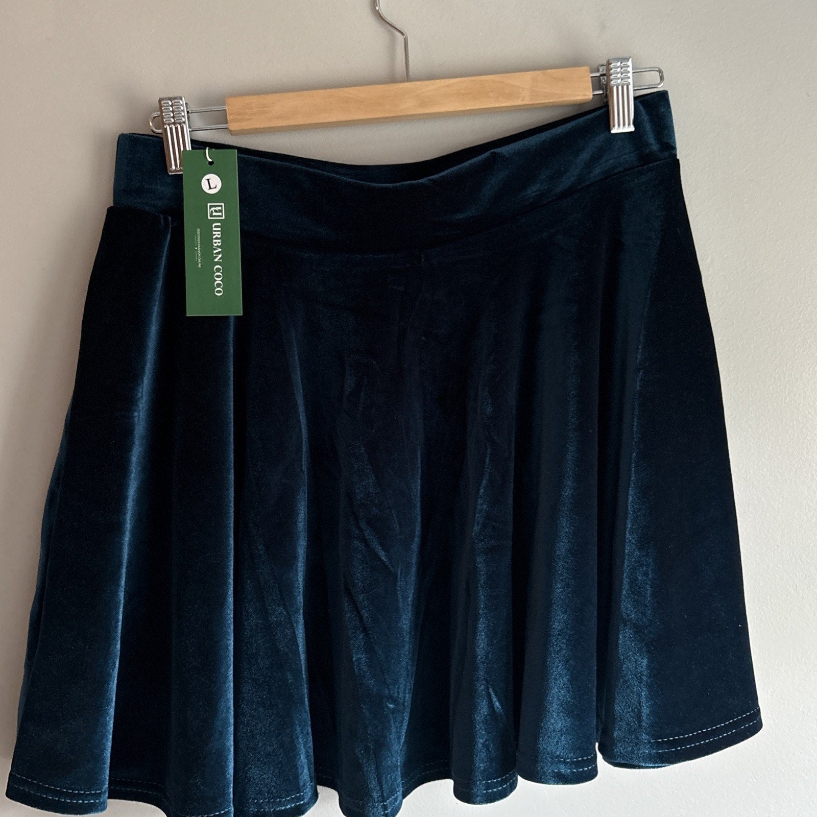 NEW Urban Coco velour velvet midnight blue ￼Skirt Size L