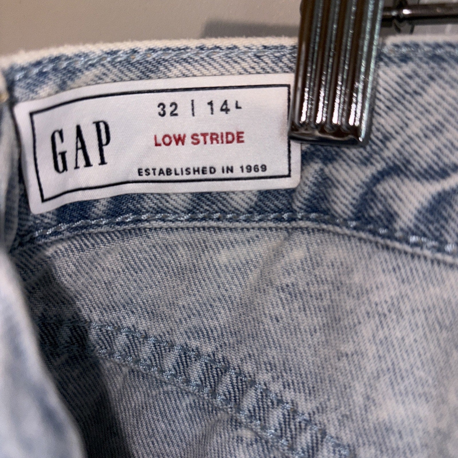 Gap Wide Leg Distressed Blue Denim Jeans Size 14/32 31” Inseam