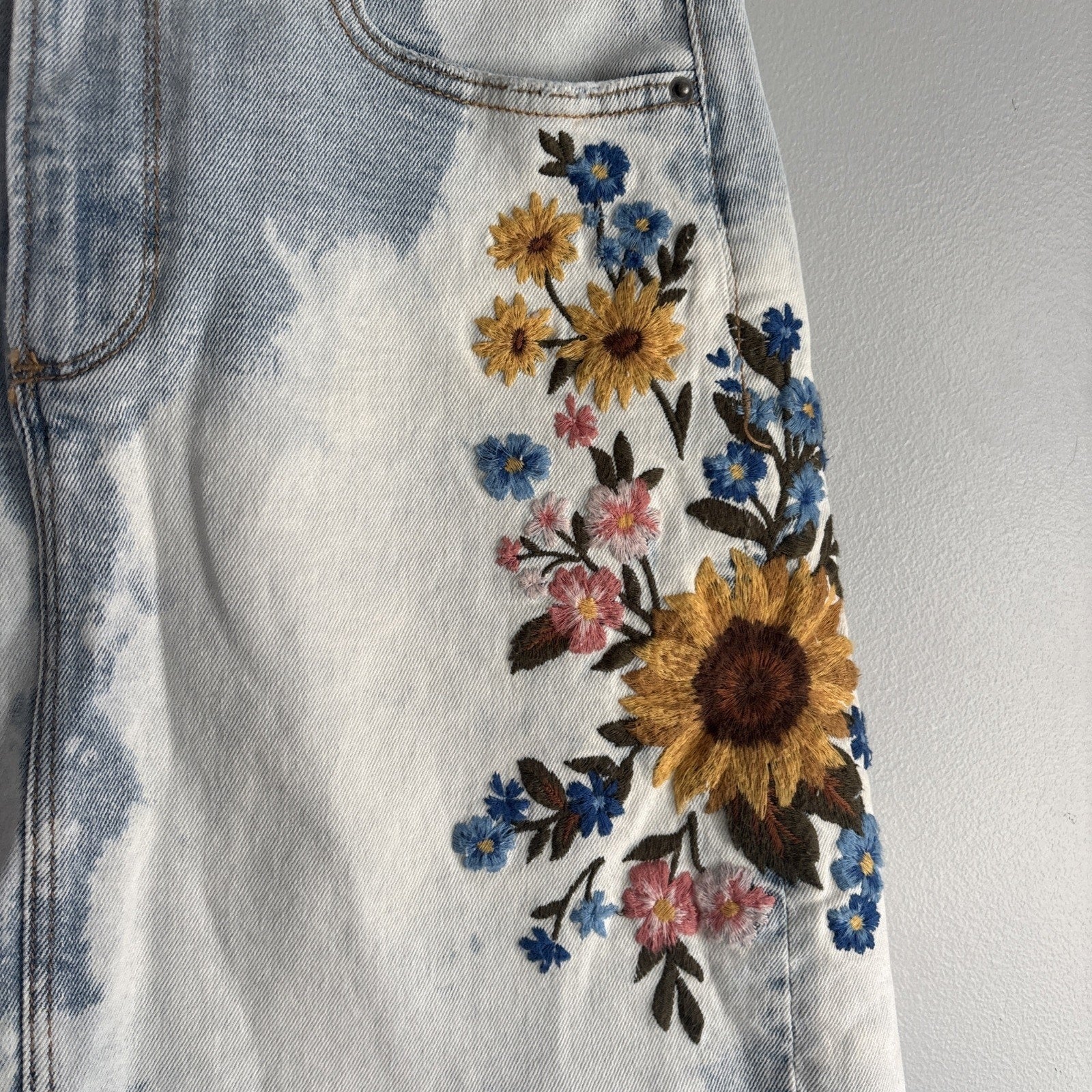Driftwood Ruby Blue Denim Embroidered mini skirt sz 27 Free People Anthroplogie