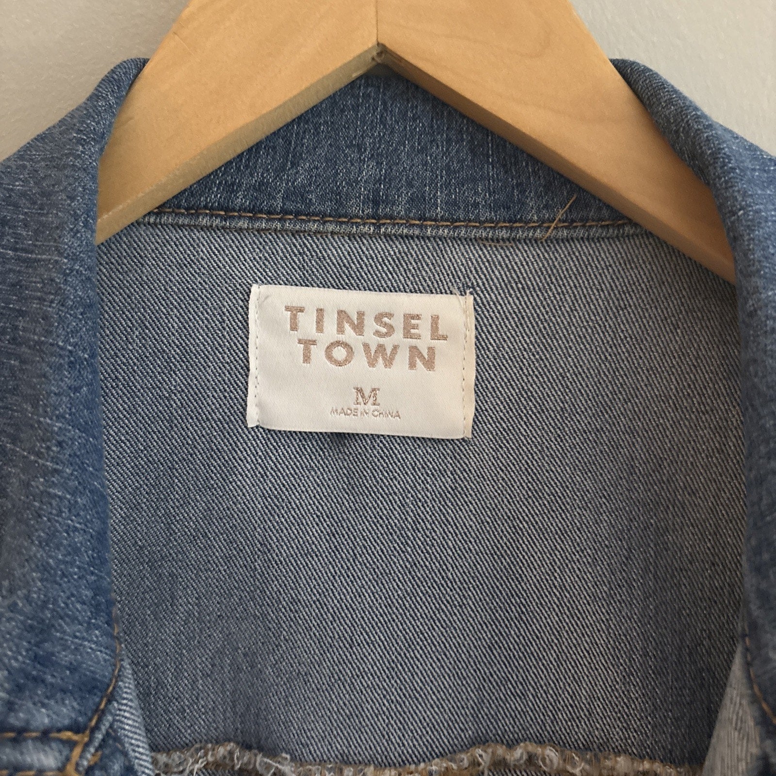 TINSEL TOWN Women's Distressed Western Denim Blue Jean Jacket M