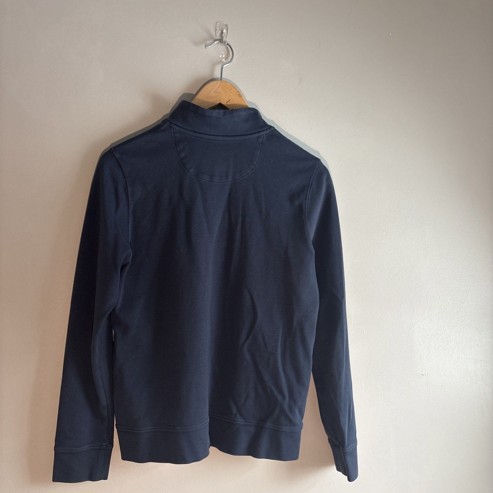 Vineyard Vines Boys 1/4. Zip Solid Whale Shirt in Vineyard Navy Size Large 16