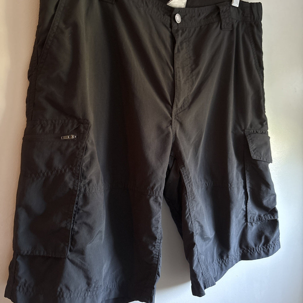 Columbia Sportswear Shorts Men's size 38 Black Casual Outdoors Hiking