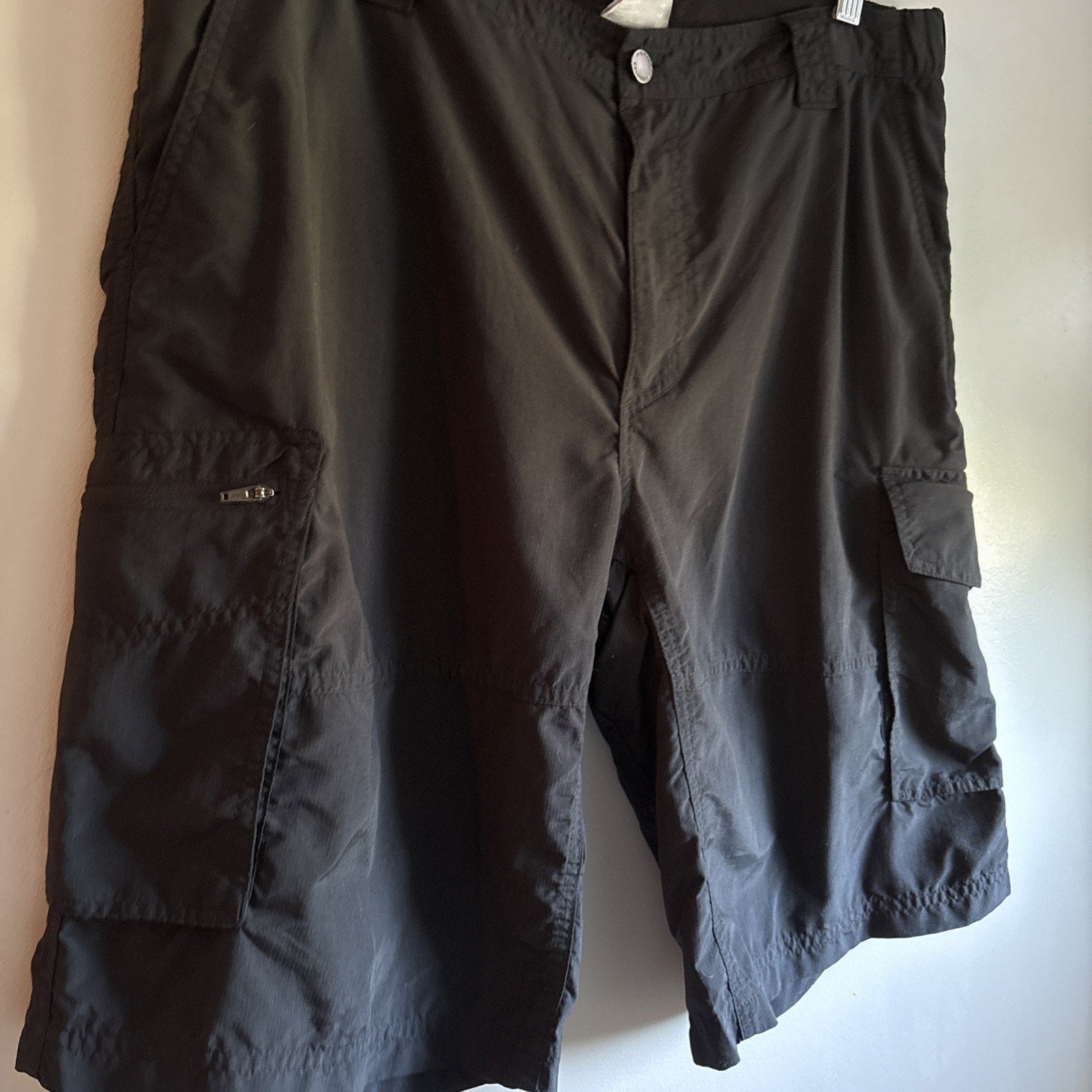 Columbia Sportswear Shorts Men's size 38 Black Casual Outdoors Hiking
