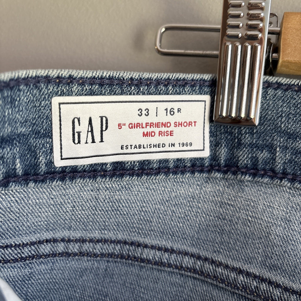 GAP 5” girlfriend short mid rise Shorts Sz 16R/33