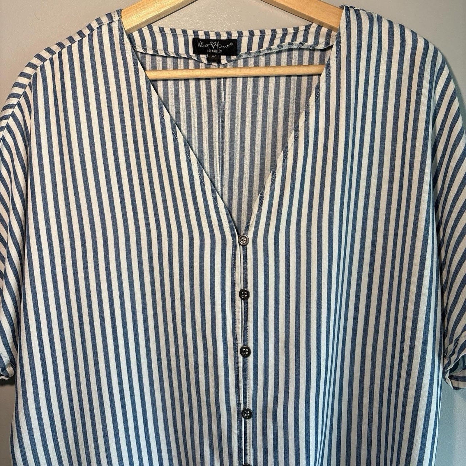 Women’s Blouse Brand Velvet Heart Linen Style Striped Tie Front Size Medium