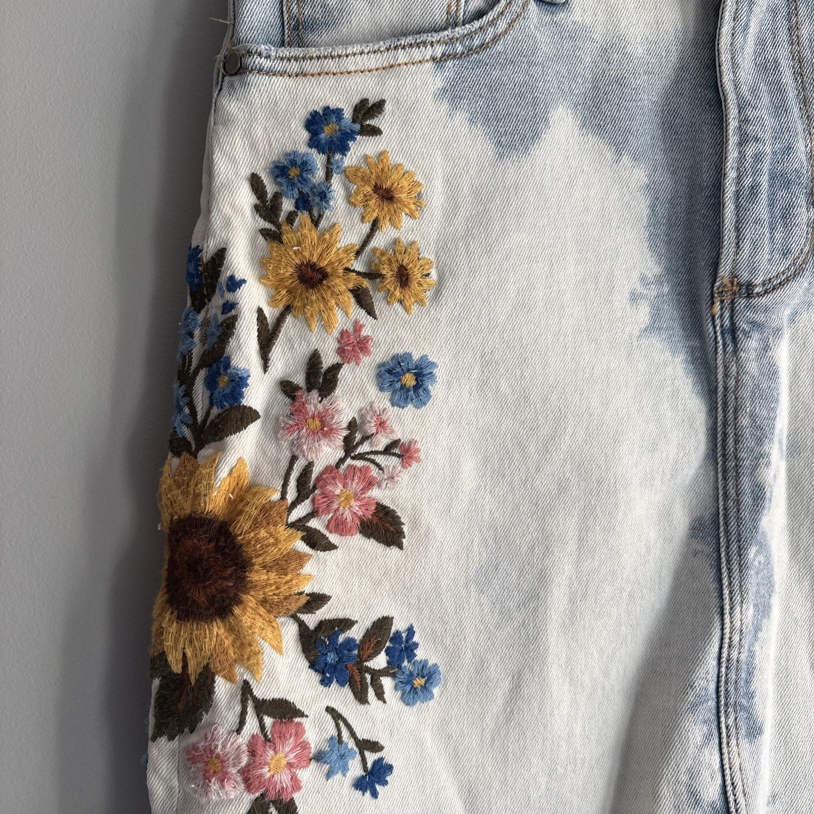 Driftwood Ruby Blue Denim Embroidered mini skirt sz 27 Free People Anthroplogie