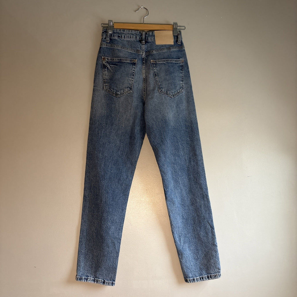 ZARA WOMAN BLUE DENIM ANKLE JEANS MOM FIT HIGH RISE Size 4 WAIST 26 INSEAM 28