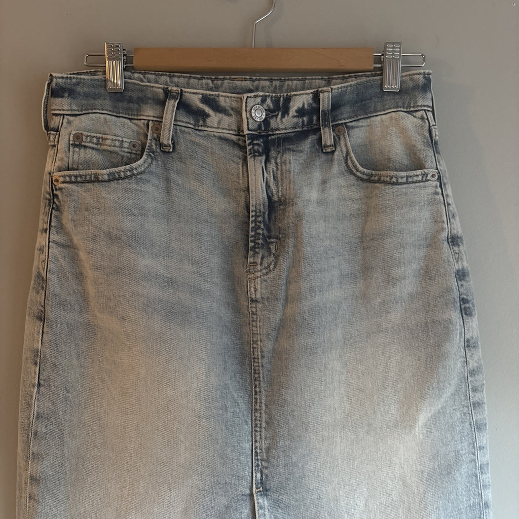 Gap Denim Jean Midi Skirt Frayed Hem Sz 4/27” Light Wash