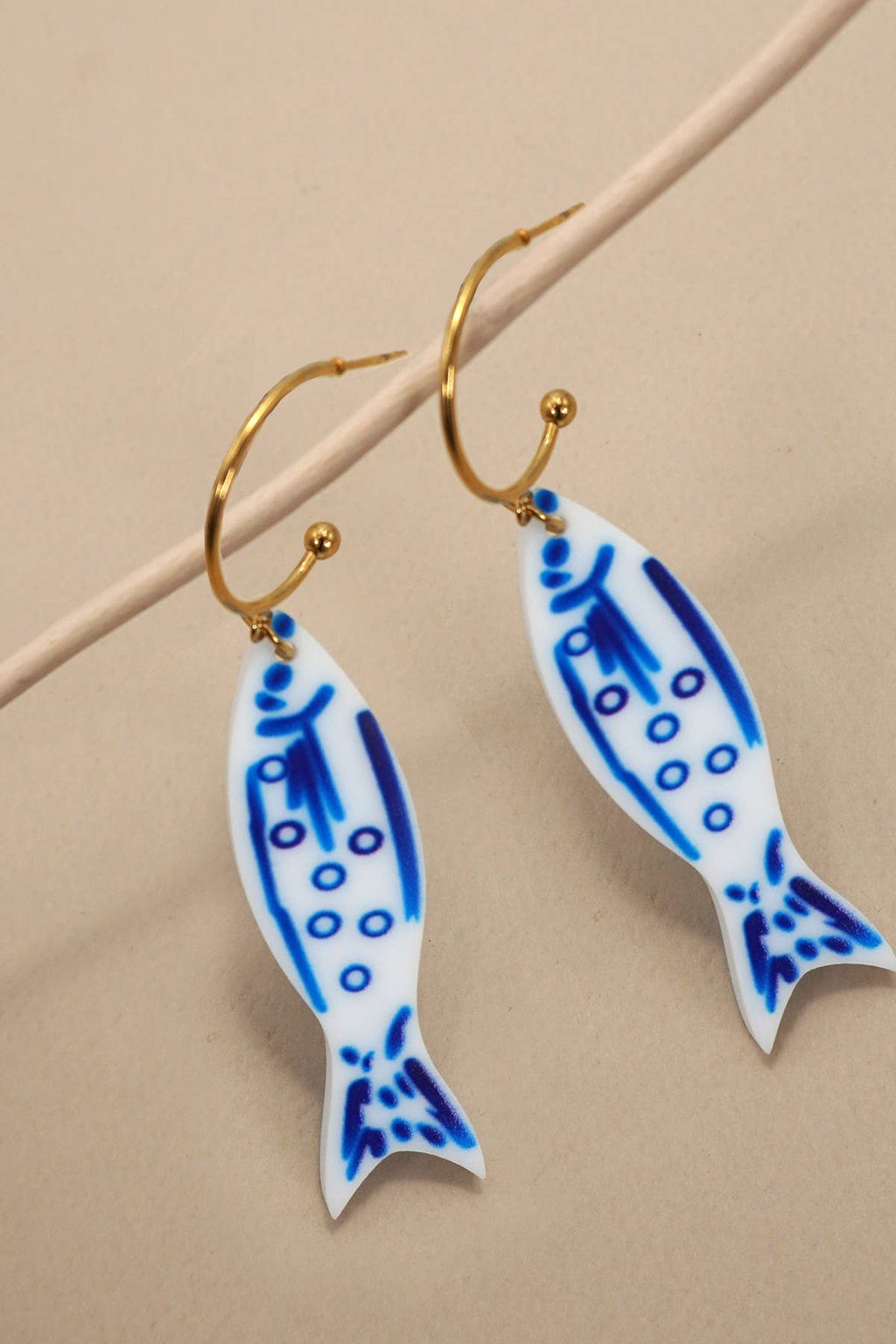 18K STAINLESS STEEL TARNISH FREE FISH EARRINGS | GOLD