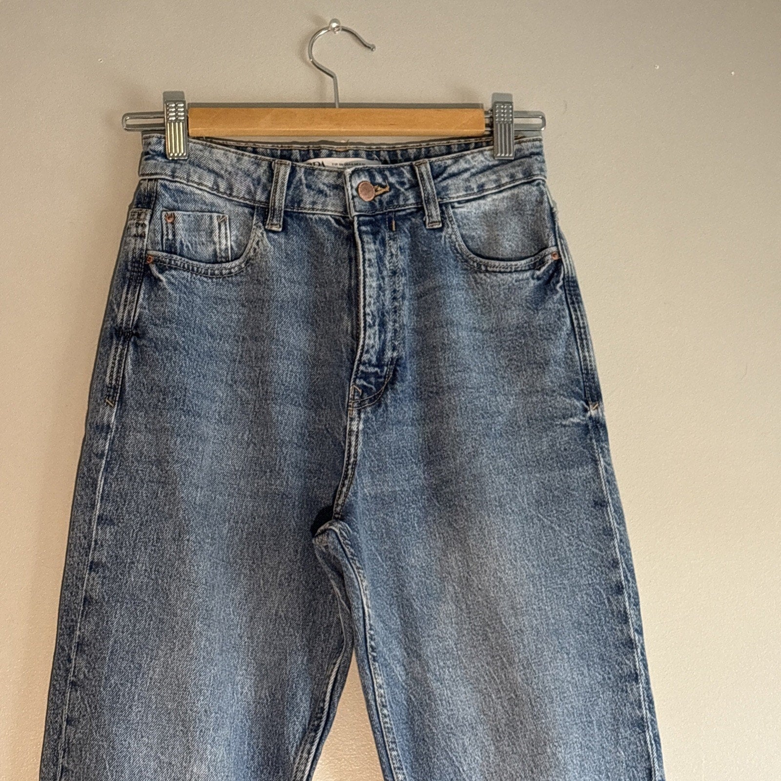 ZARA WOMAN BLUE DENIM ANKLE JEANS MOM FIT HIGH RISE Size 4 WAIST 26 INSEAM 28