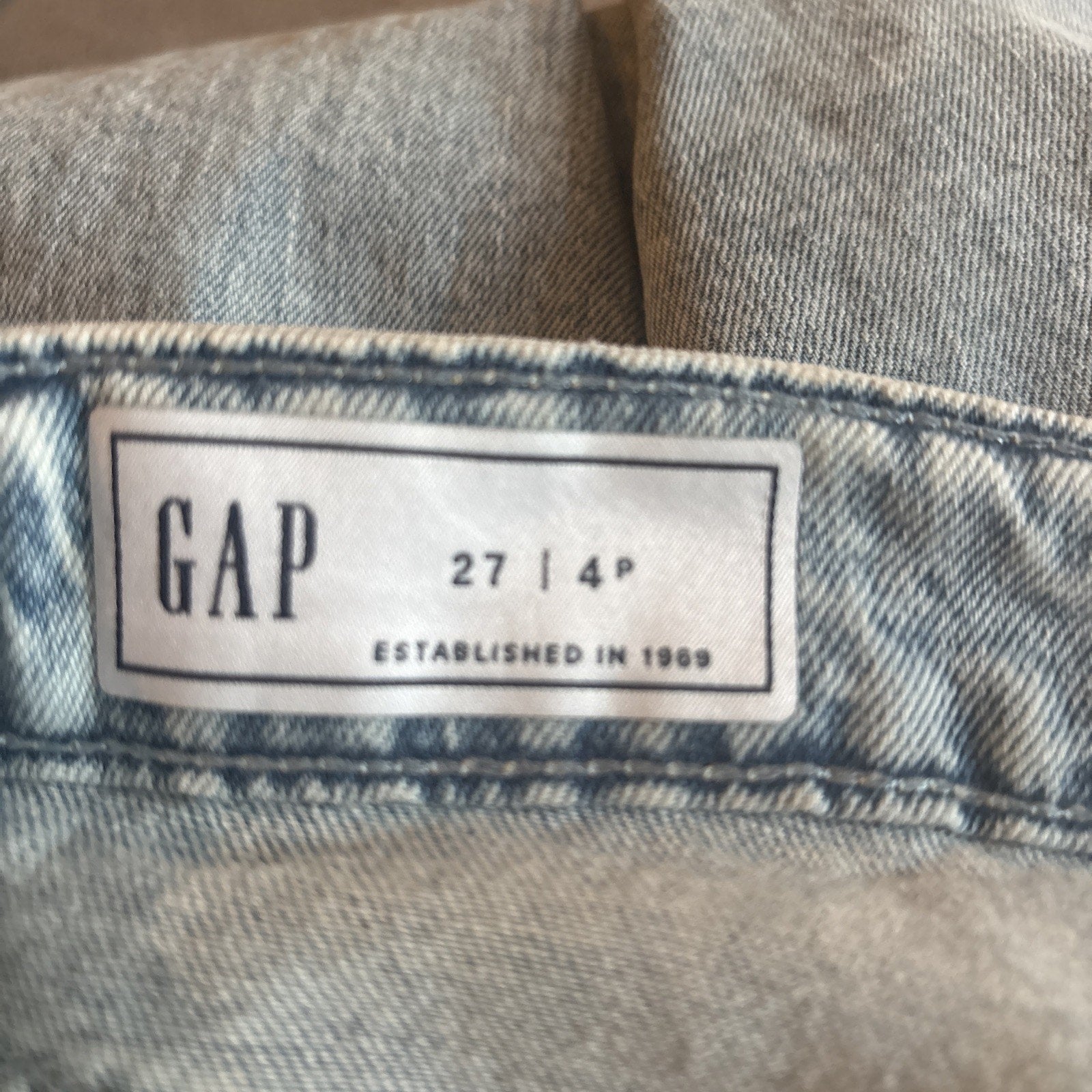 Gap Denim Jean Midi Skirt Frayed Hem Sz 4/27” Light Wash