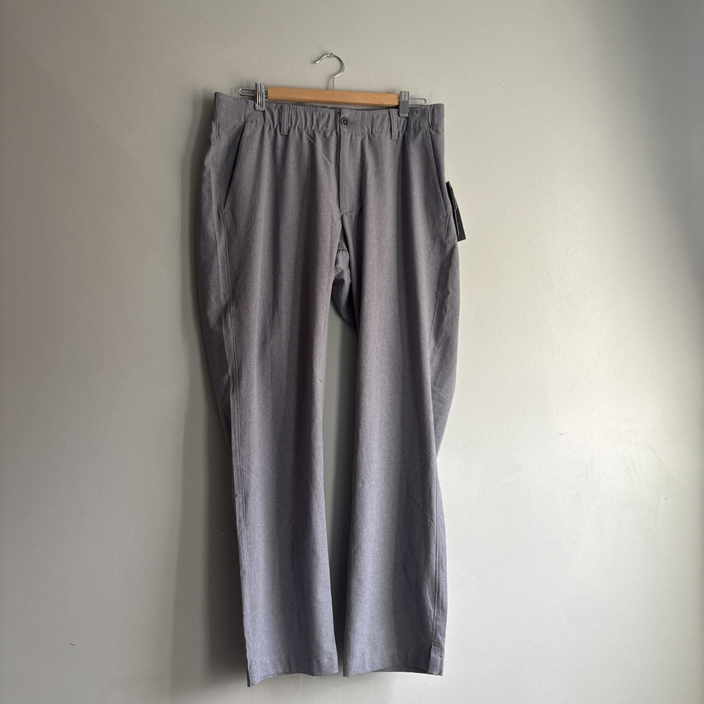 NWT Under Armour Gray Pants Mens Size 34x30 Casual Lightweight Stretch Golf