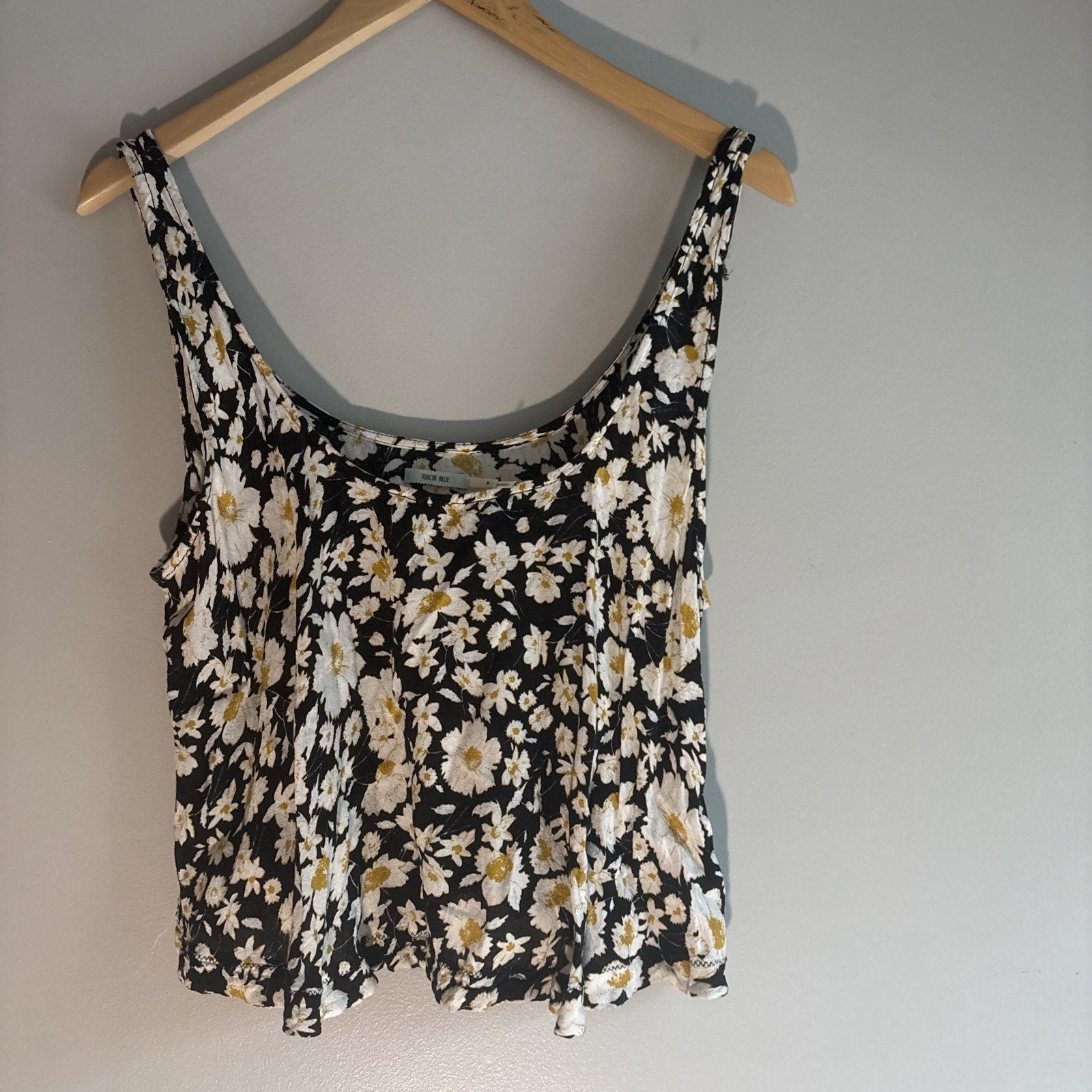 Kimchi Blue by Urban Outfitters Black Yellow Floral Crop Top Size Medium
