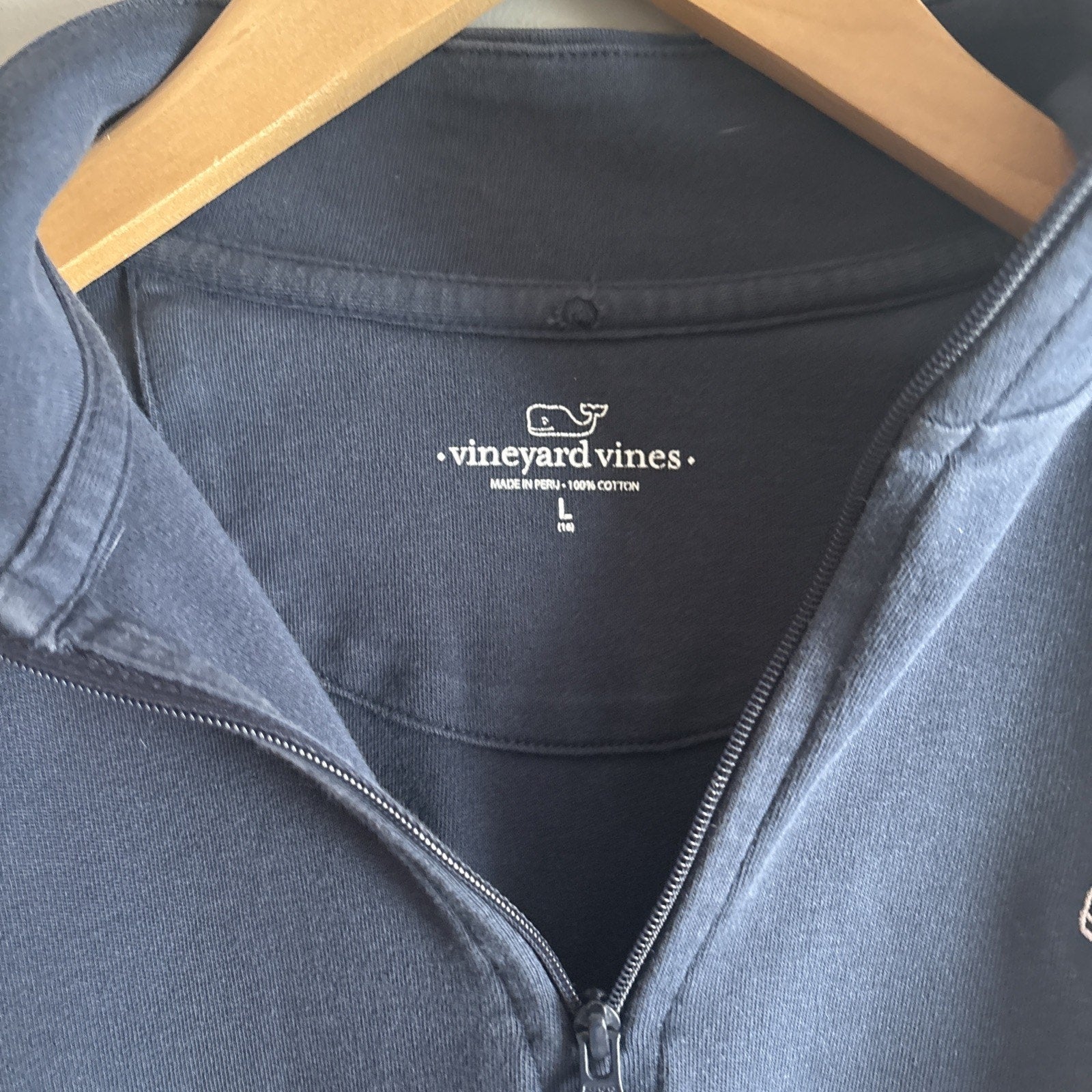 Vineyard Vines Boys 1/4. Zip Solid Whale Shirt in Vineyard Navy Size Large 16