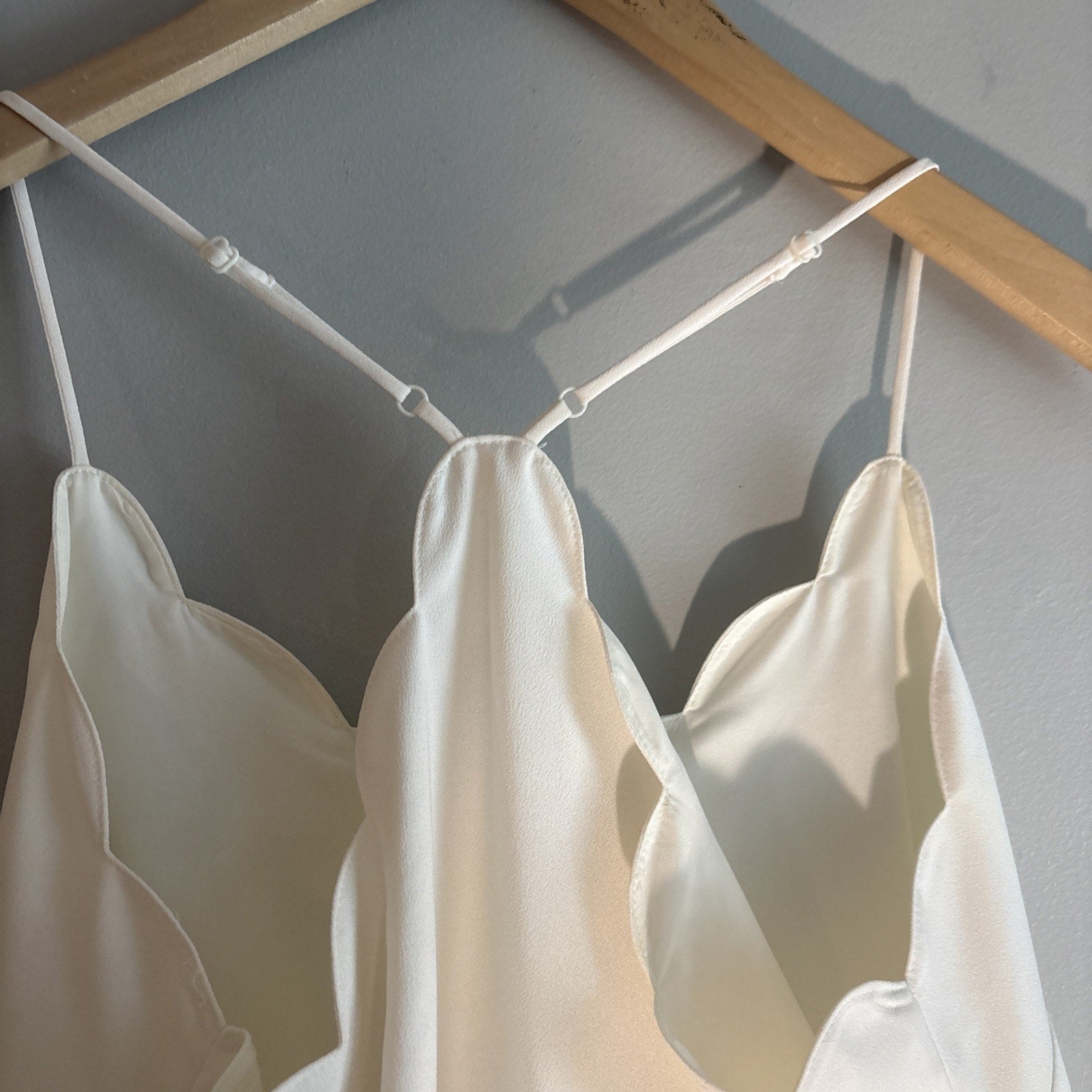 Jcrew Women Cream Ivory Scalloped Cami SZ 0
