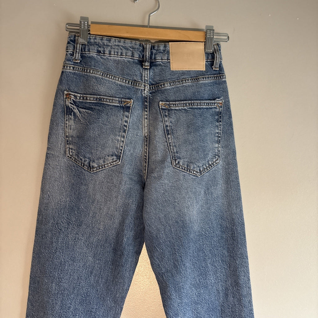 ZARA WOMAN BLUE DENIM ANKLE JEANS MOM FIT HIGH RISE Size 4 WAIST 26 INSEAM 28
