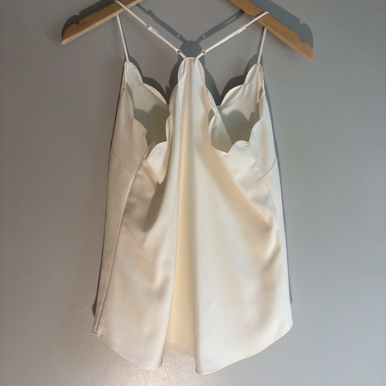 Jcrew Women Cream Ivory Scalloped Cami SZ 0